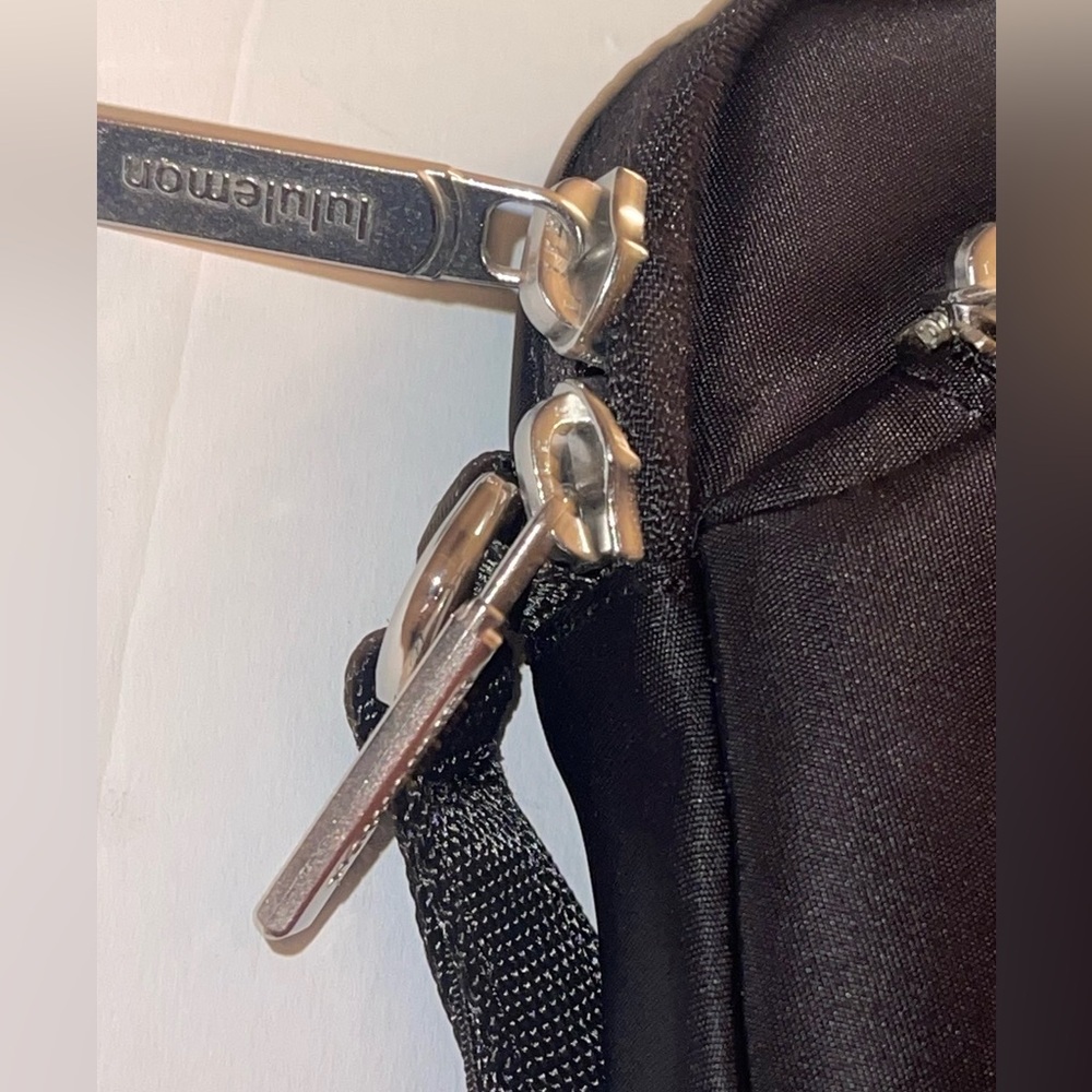 lululemon athletica Black Shoulder Crossbody with Detachable Pouch - Picture 3 of 7